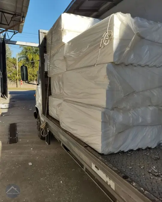 camion-despacho-ladrillos-telgopor Camión listo para despachar ladridrillos de telgopor para losa